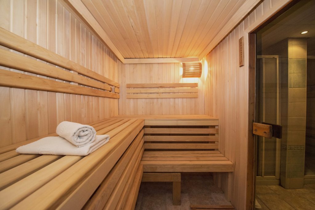 How Using a Sauna After Working out Promotes Weight Loss