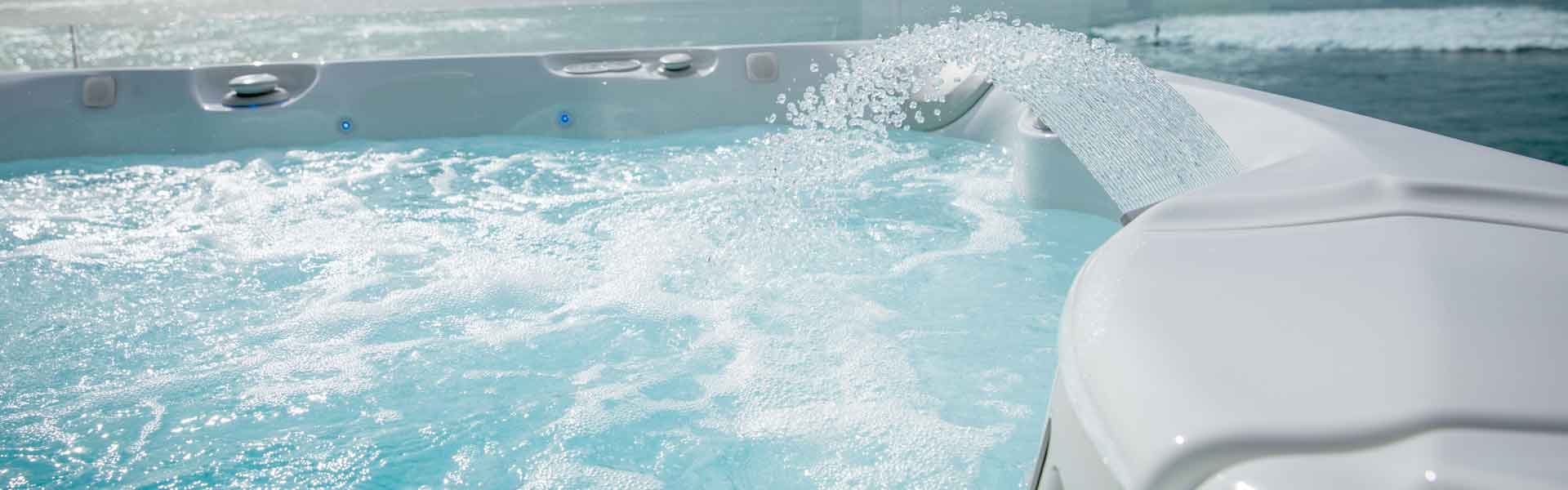 Innovative Salt Water Hot Tub Systems vs Traditional Chlorine