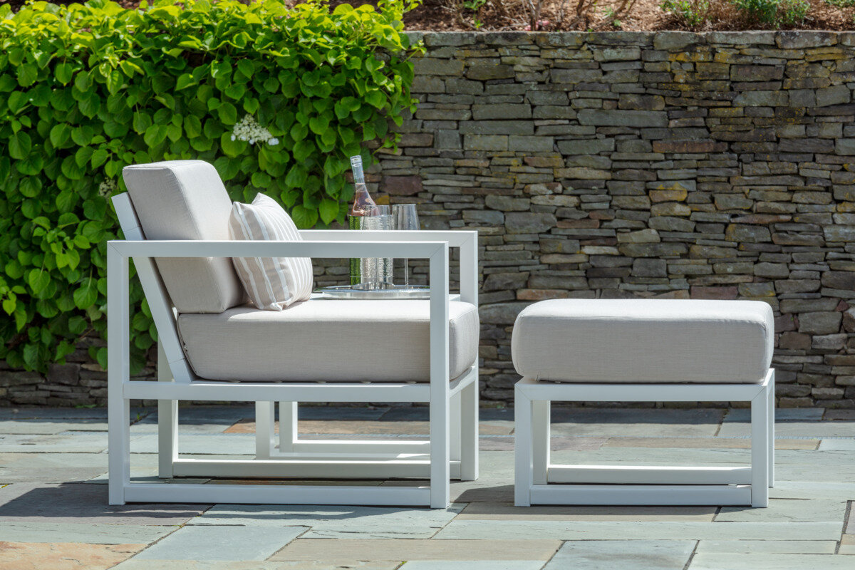 mia lounge chair
